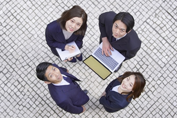 新人から役員まで階層別のレベルに合わせた社員研修
